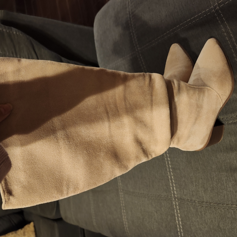 Chic Tan Suede Boots